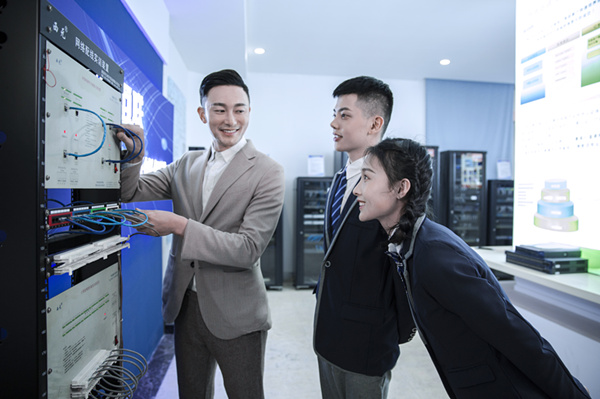 初中毕业能去南京的哪些职业学校？计算机房维护方向怎么选